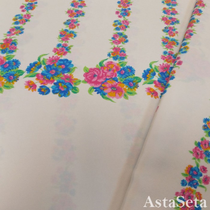 Итальянский шелк креп с цветами