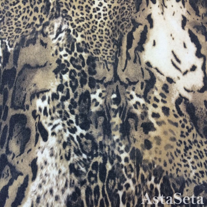 Ангоровый трикотаж с леопардовым рисунком