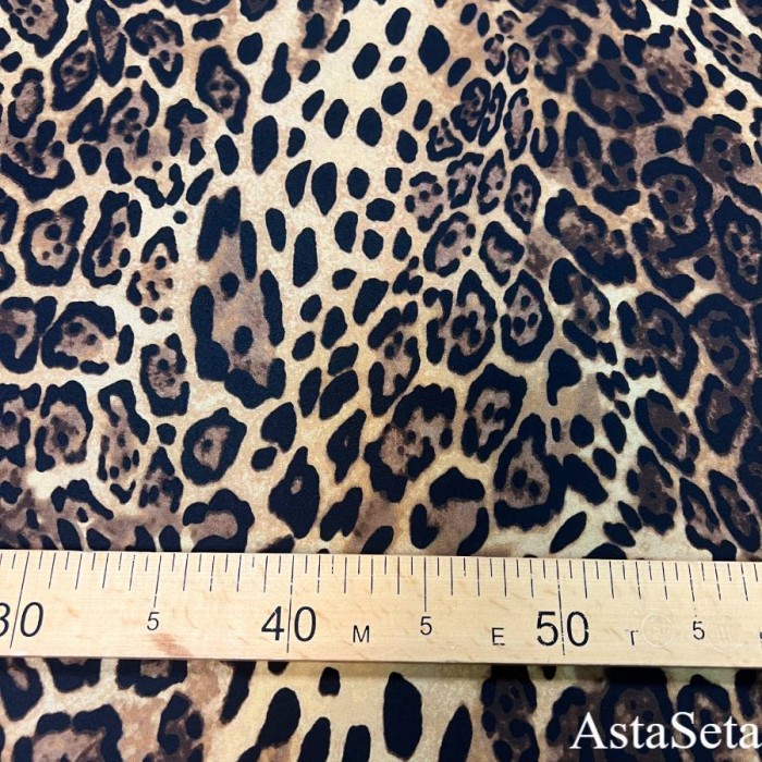 Шелковый атлас коричневый леопард
