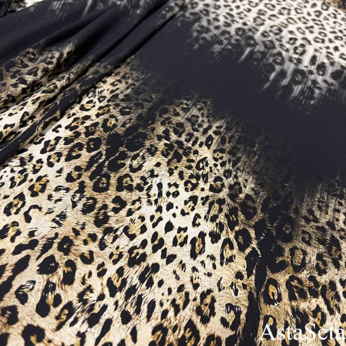 Атлас шелковый леопард с черным